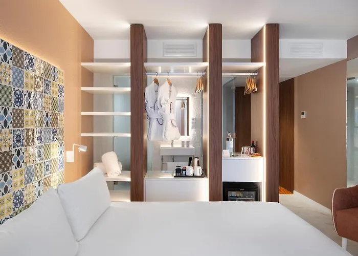 מלון Axel - Adults Only 4*