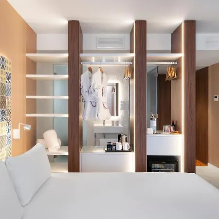 Hotel Axel Valencia - Adults Only 4*