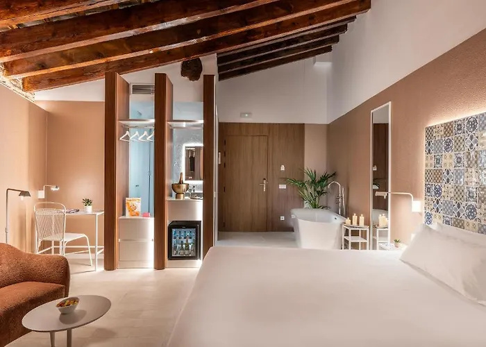 Hotel Axel Valencia - Adults Only 4*